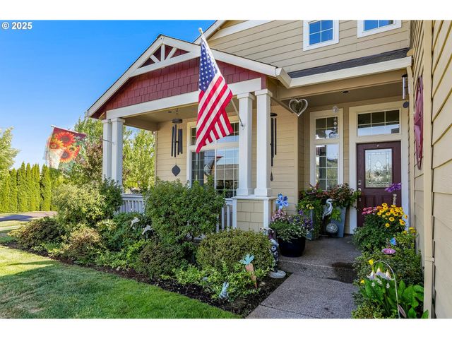 3202 OXFORD St, Woodburn, OR 97071