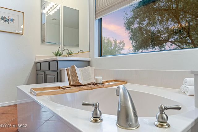 11770 N Copper Ridge Place, Tucson, AZ 85737