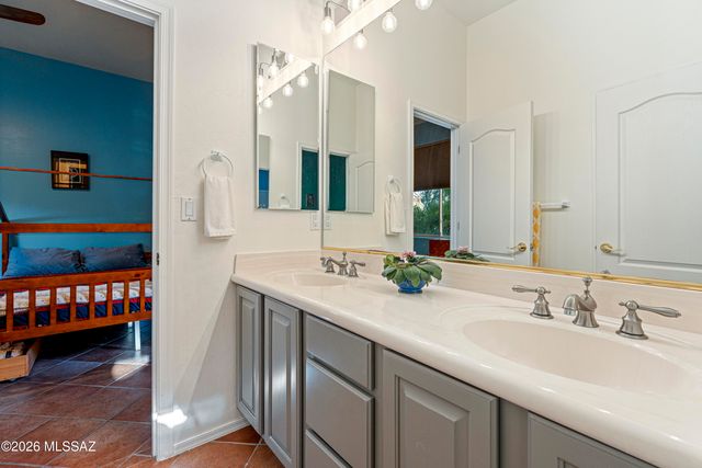 11770 N Copper Ridge Place, Tucson, AZ 85737