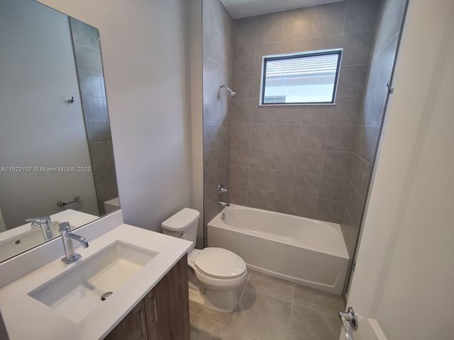 5860 AGOSTINO WAY 5860, Ave Maria, FL 34142