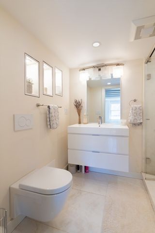 33 Commercial Wharf 33, Boston, MA 02110