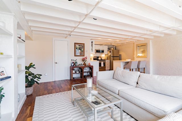 33 Commercial Wharf 33, Boston, MA 02110