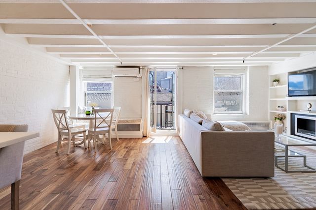 33 Commercial Wharf 33, Boston, MA 02110