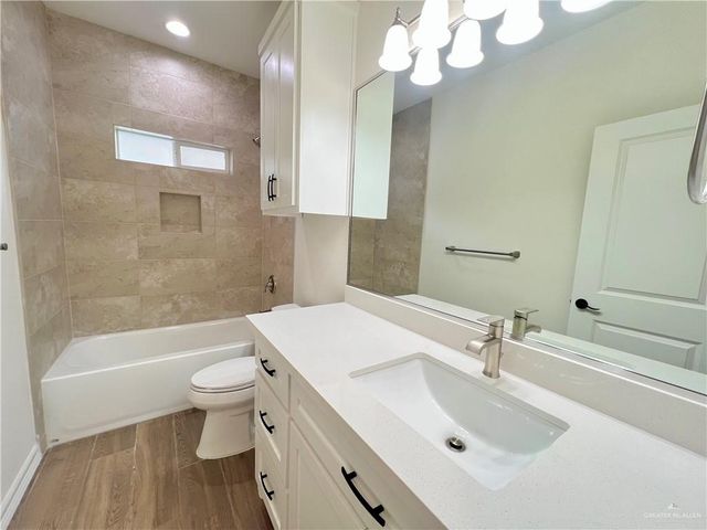 2713 E Bvlgari Drive, Edinburg, TX 78542