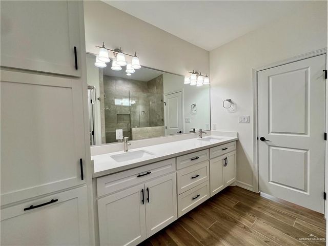 2713 E Bvlgari Drive, Edinburg, TX 78542