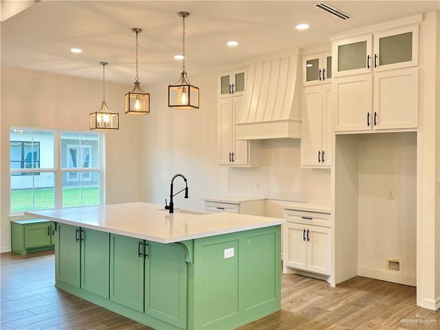 2713 E Bvlgari Drive, Edinburg, TX 78542