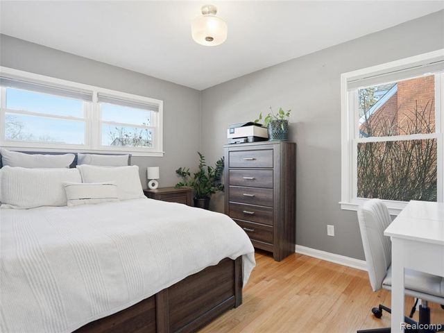 3933 Amherst Road, Royal Oak, MI 48073