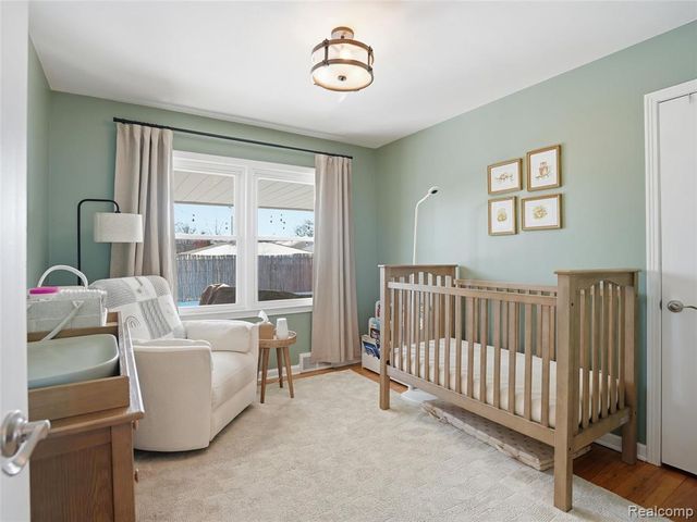 3933 Amherst Road, Royal Oak, MI 48073