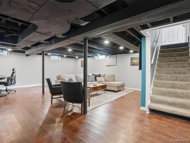 3933 Amherst Road, Royal Oak, MI 48073