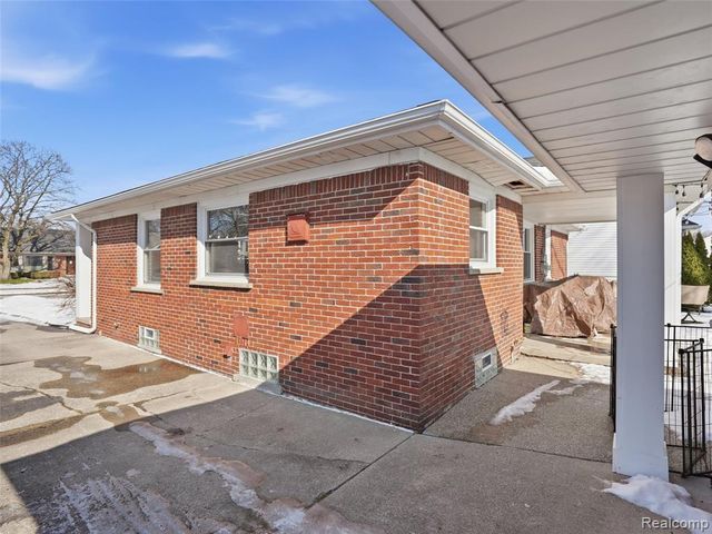 3933 Amherst Road, Royal Oak, MI 48073