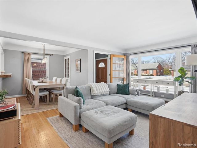 3933 Amherst Road, Royal Oak, MI 48073