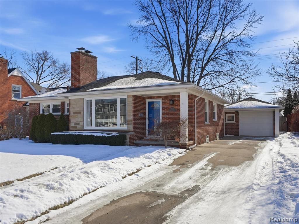 3933 Amherst Road, Royal Oak, MI 48073