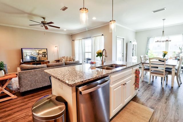 108 Asbury Park Dr, Dothan, AL 36301