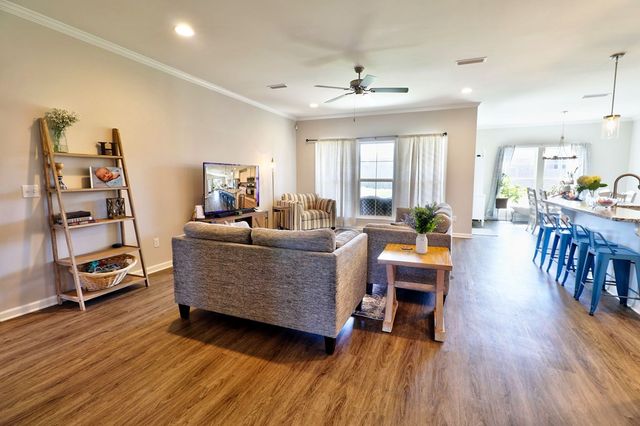 108 Asbury Park Dr, Dothan, AL 36301