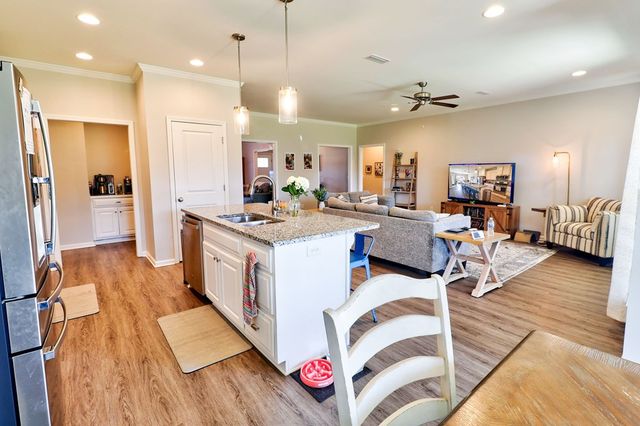 108 Asbury Park Dr, Dothan, AL 36301