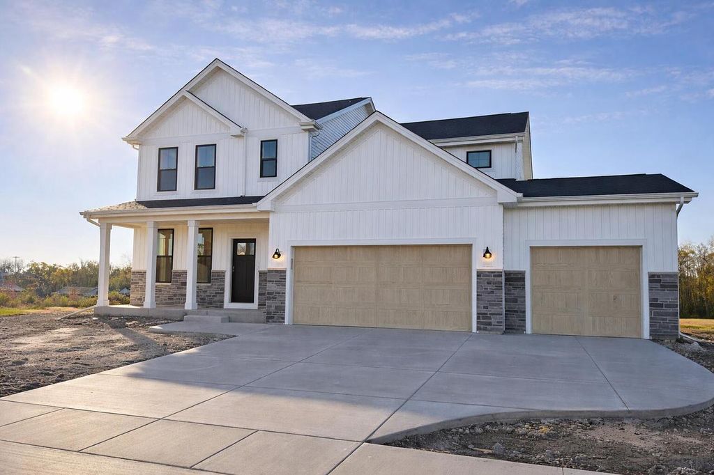 1072 5th AVENUE, Union Grove, WI 53182