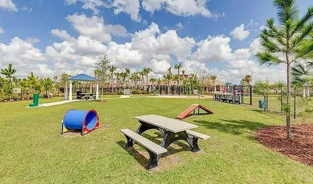 9622 PEMBROOKE PINES DRIVE, Sun City Center, FL 33573