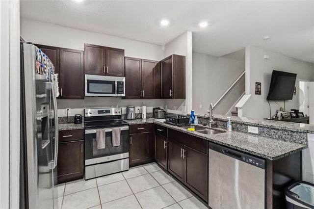 9622 PEMBROOKE PINES DRIVE, Sun City Center, FL 33573
