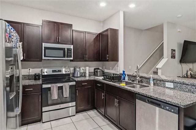 9622 PEMBROOKE PINES DRIVE, Sun City Center, FL 33573