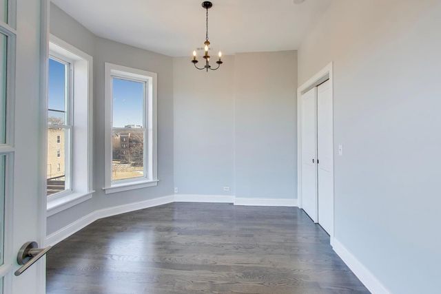 313 E 60th Street 4, Chicago, IL 60637