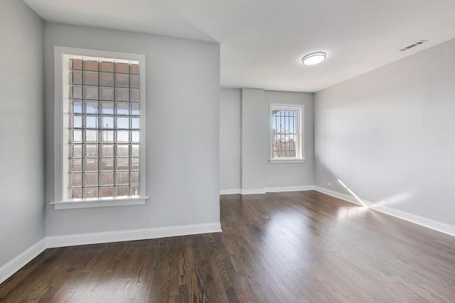 313 E 60th Street 4, Chicago, IL 60637