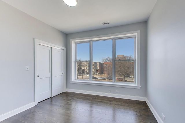 313 E 60th Street 4, Chicago, IL 60637