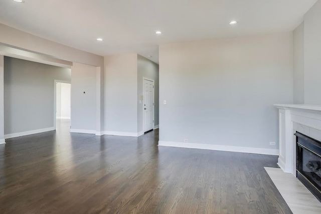 313 E 60th Street 4, Chicago, IL 60637