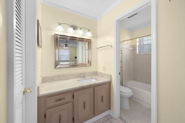 109 Lakes End Drive D, Fort Pierce, FL 34982