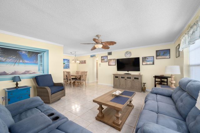 109 Lakes End Drive D, Fort Pierce, FL 34982