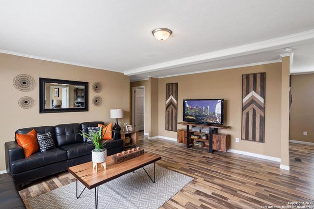 1700 Sandbranch Rd, Bigfoot, TX 78005