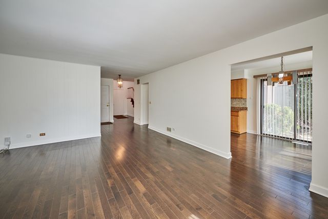 3035 RENNES Court, Northbrook, IL 60062