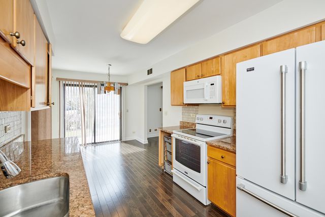 3035 RENNES Court, Northbrook, IL 60062