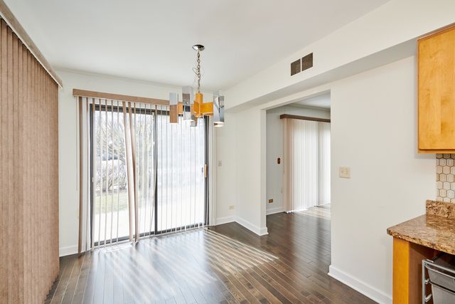 3035 RENNES Court, Northbrook, IL 60062