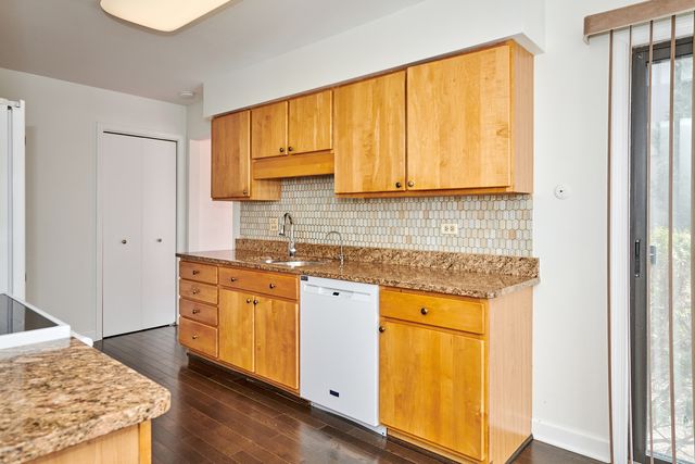 3035 RENNES Court, Northbrook, IL 60062