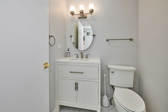 3035 RENNES Court, Northbrook, IL 60062