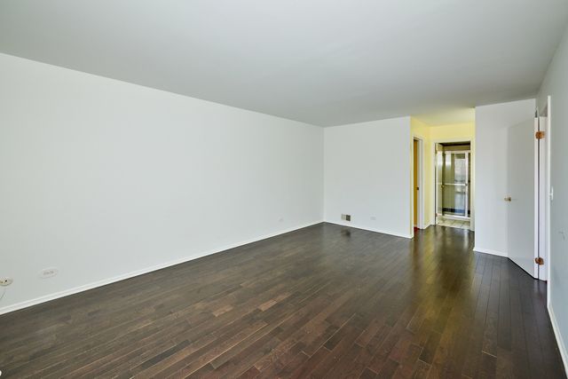 3035 RENNES Court, Northbrook, IL 60062