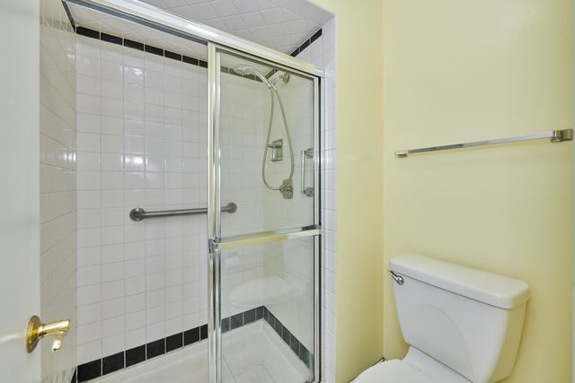 3035 RENNES Court, Northbrook, IL 60062