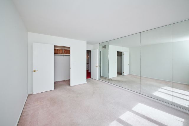 3035 RENNES Court, Northbrook, IL 60062
