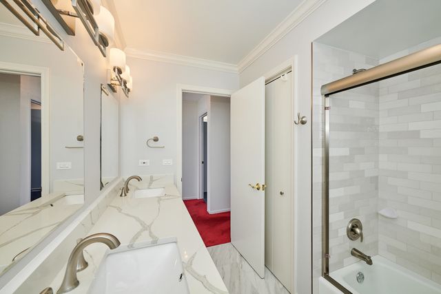 3035 RENNES Court, Northbrook, IL 60062