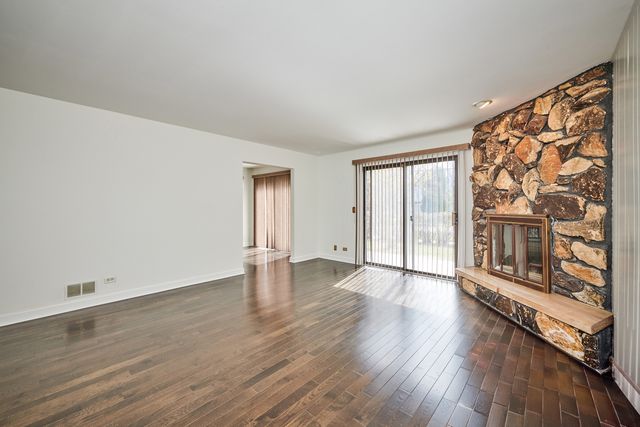 3035 RENNES Court, Northbrook, IL 60062