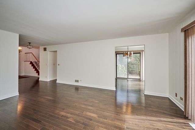 3035 RENNES Court, Northbrook, IL 60062