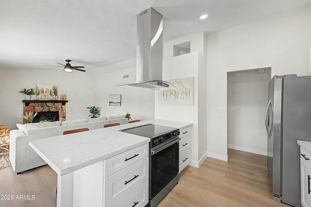3141 E CHARLESTON Avenue, Phoenix, AZ 85032