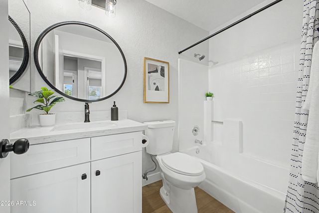 3141 E CHARLESTON Avenue, Phoenix, AZ 85032