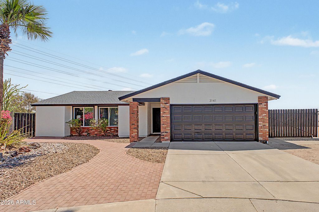 3141 E CHARLESTON Avenue, Phoenix, AZ 85032