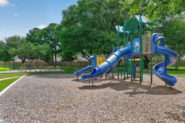 923 N Wellsford Drive, Pearland, TX 77584