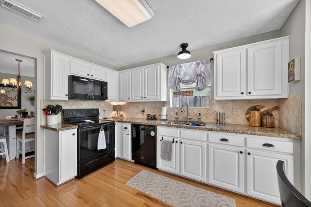 923 N Wellsford Drive, Pearland, TX 77584