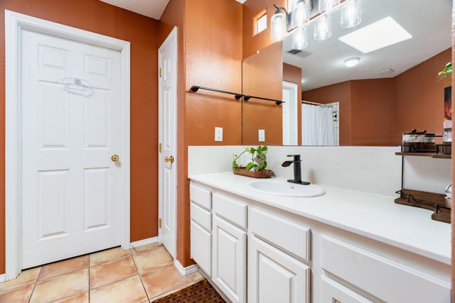 5941 Miller Road NE, Rio Rancho, NM 87144