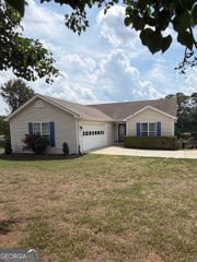 1313 Crestview Road, Winder, GA 30680