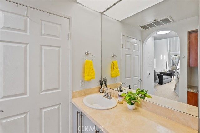 620 S Gramercy Place 412, Los Angeles, CA 90005