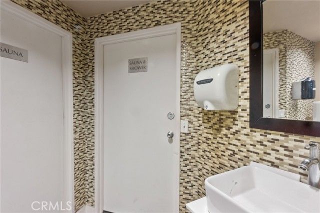 620 S Gramercy Place 412, Los Angeles, CA 90005